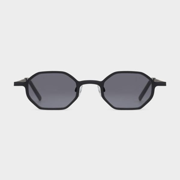 titano - black